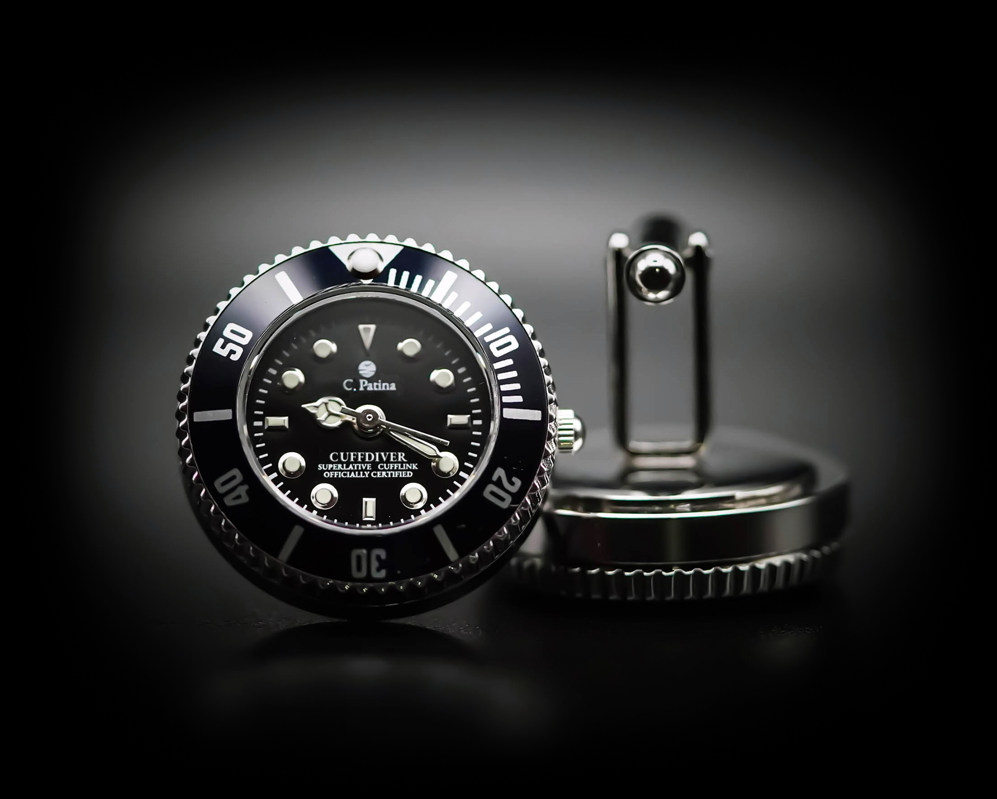 The CUFFDIVER Cufflinks